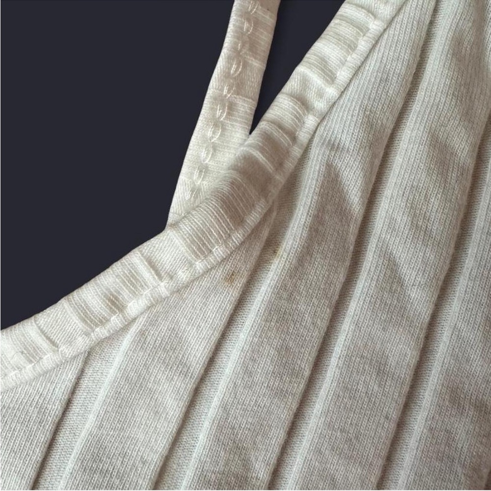 White Backless Crop Top - Picture 4 of 4